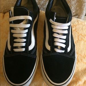 Old Skool VANS-Great condition! Men 9.5/Women 11